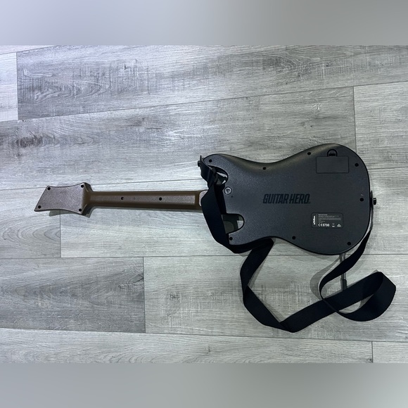 Guitar hero guitar - Picture 2 of 2